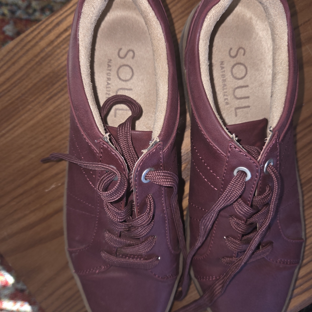 SOUL Naturalizer Maroon Sneakers
